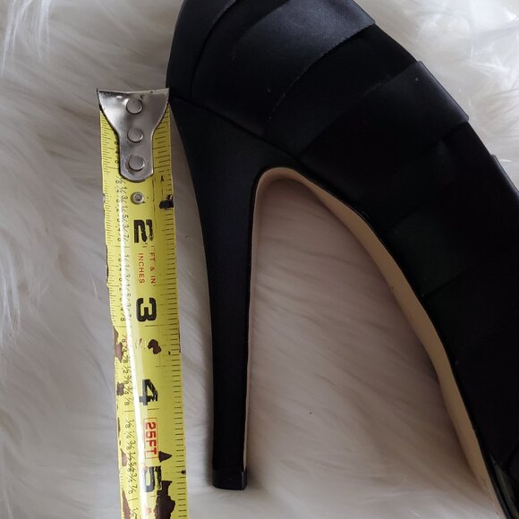 BCBGMAXAZRIA Black Satin Peep Toe Pumps SZ 8.5 - Picture 10 of 11